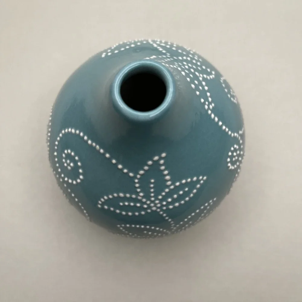 Crate & Barrel Flower Bud‎ Vase Aqua Blue Stitch Pattern Turquoise Decor